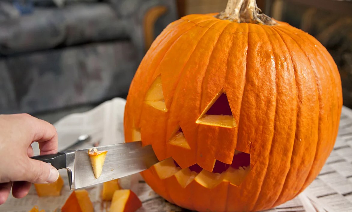 How to Make a Halloween Pumpkin by Yourself